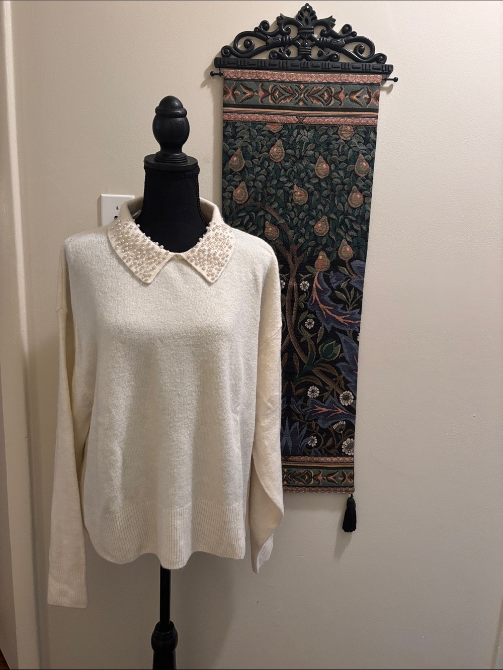 H&M Cream Sweater w/ Pearl Neckline Classy L